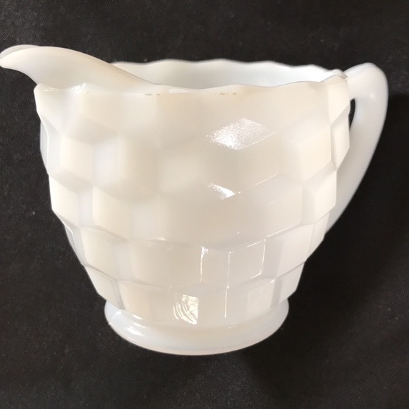 Vintage MILK GLASS Raised Cube CREAM~SUGAR Set - Picture 4 of 7
